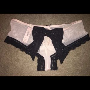 ❤️Victoria’s Secret Cheecky Bow Panty❤️